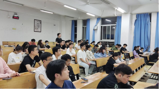 安全在心中 生命在手中 ——我校生物医学研究中心举行实验室安全教育动员大会