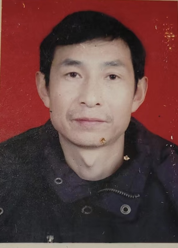 覃红志---扎根基层服务 心系百姓健康的守护者