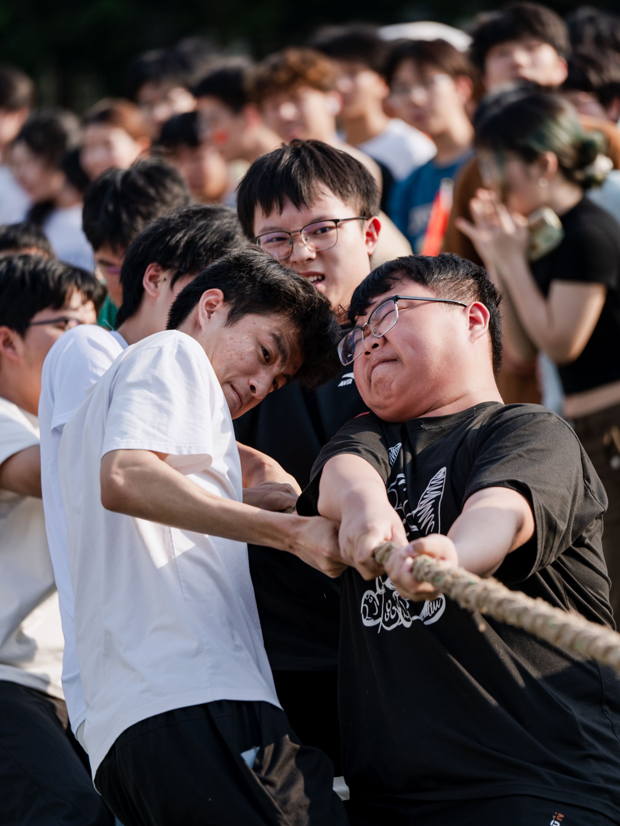 传承五四薪火 凝聚青春力量 ——我校临床学院举办五四青年节拔河比赛