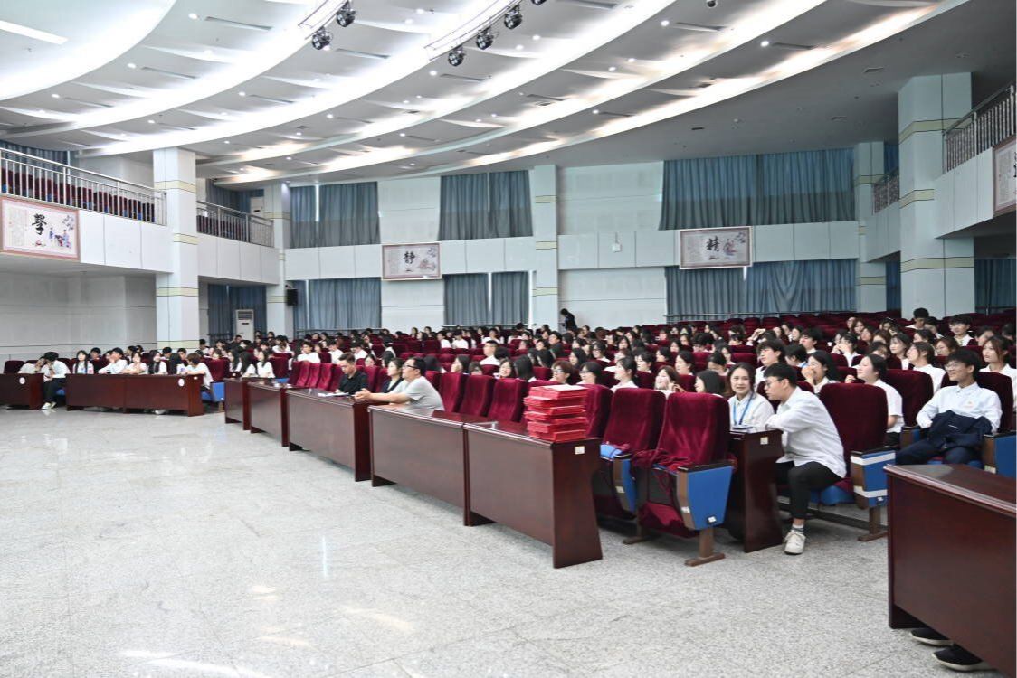 不负韶华追梦行 笃行致远担使命——团学联换届大会圆满结束