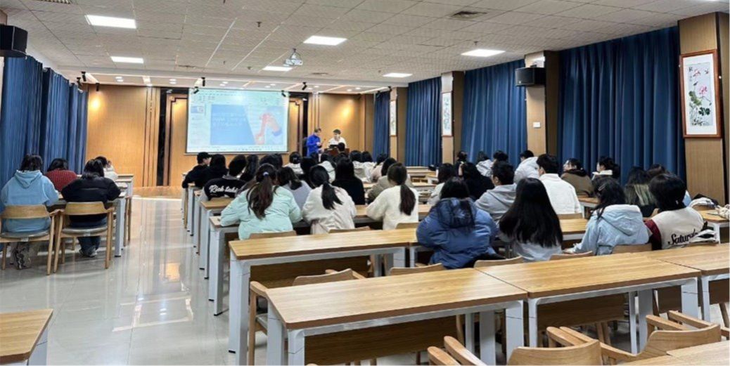 怀化学院化学与材料工程学院易思利博士一行来我校生物医学研究中心进行学科交叉合作交流