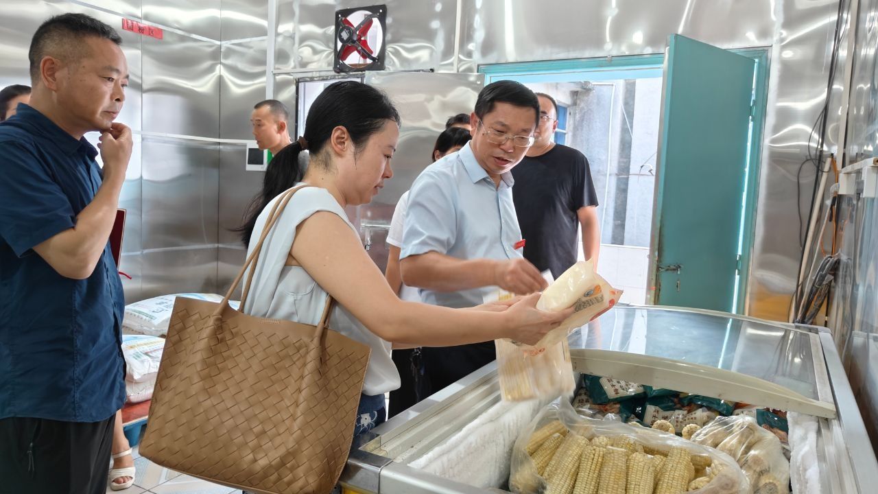 党委副书记罗求实带队检查校园安全工作
