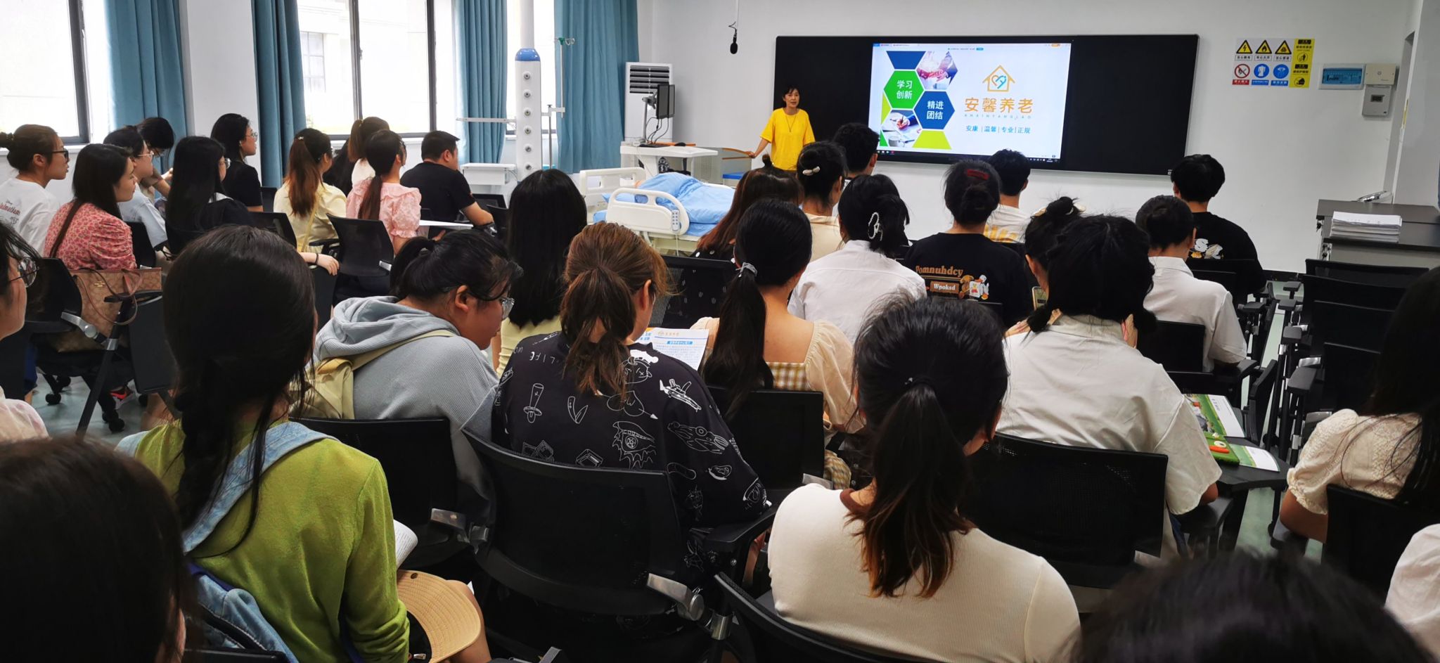 访企拓岗——护理学院在金海校区举办2023年护理学院专场招聘会暨共青团促就业金桥行动