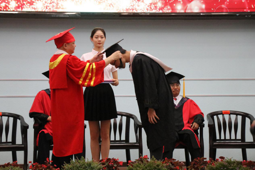 医学院线上线下同步举行2020届学生毕业典礼暨学位授予仪式