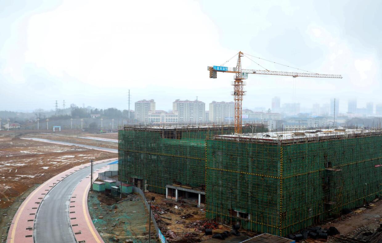 新校区9月将接纳新生——党委书记毛克平调度新校区建设