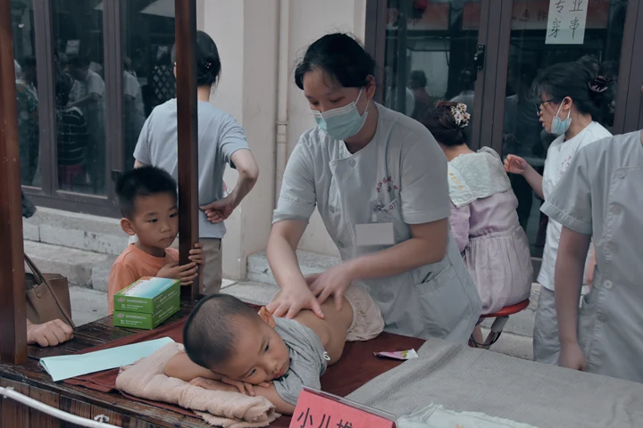 #三下乡#古巷传医韵 青春护健康