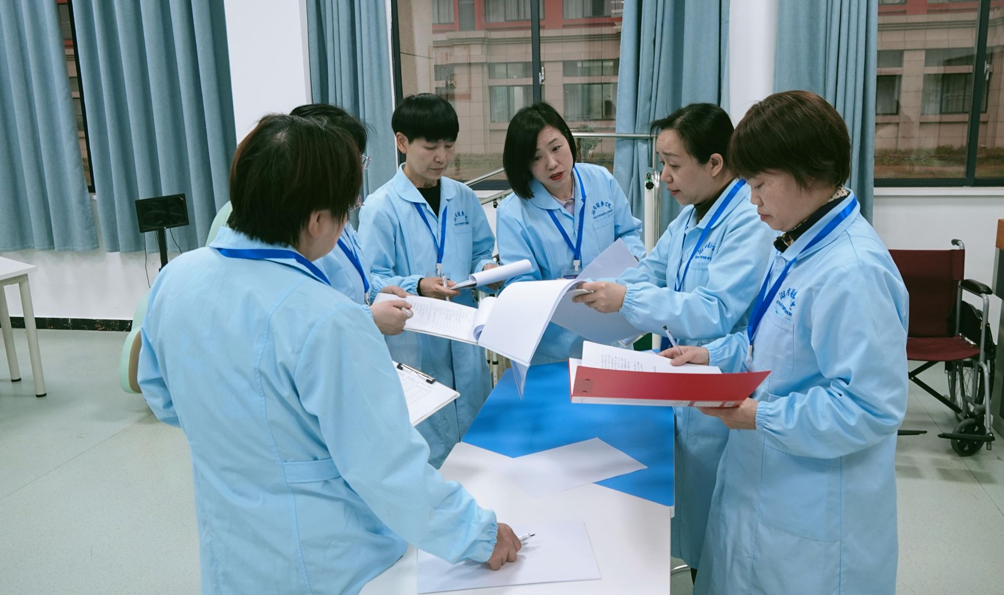 强基固本展风采 以赛促学育英才 ——护理学院举办2025年护理操作技能大赛