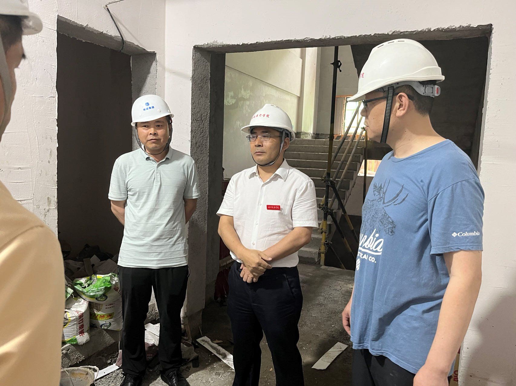  精益求精抓质量 争分夺秒保进度——党委书记张在其检查金海校区学生公寓E4-E6栋项目建设进度
